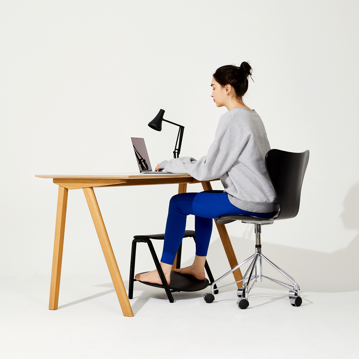 로우모 하이엔드 풋레스트 - 디자인과 편안함의 완성, 블랙 상세 이미지 2